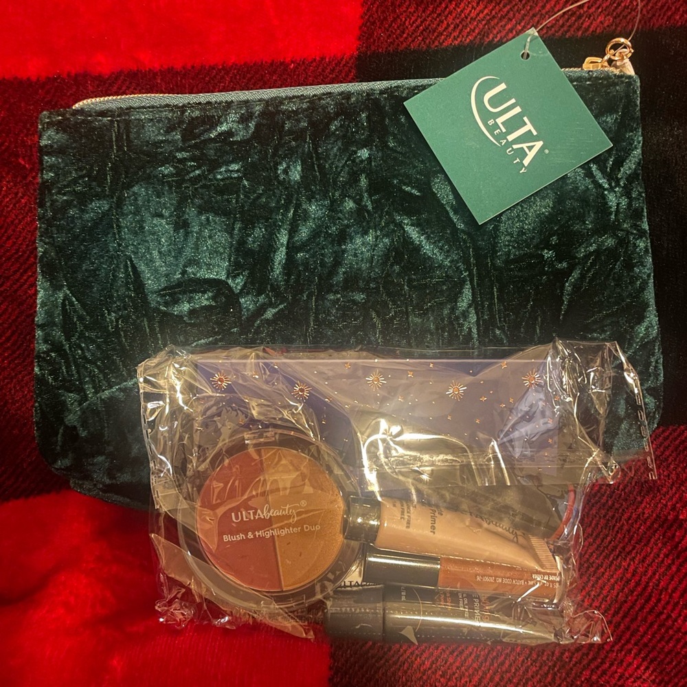 Ulta 8 piece makeup set!